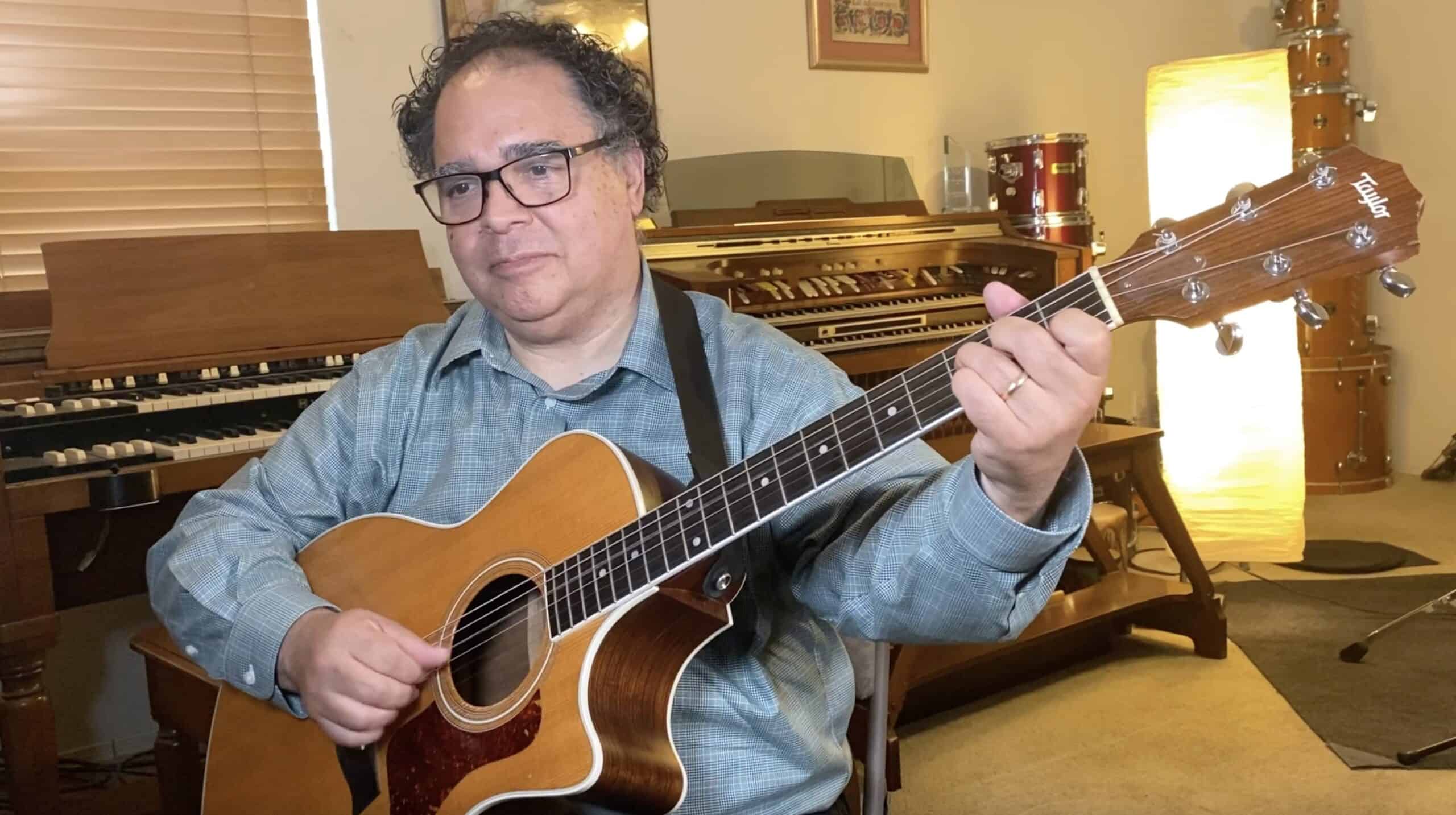 Photo of Jaime Cortez from a video teaching Travis pattern